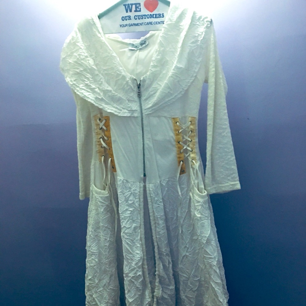 White crinkled dress